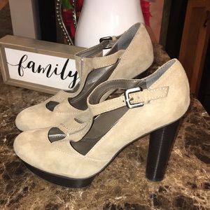 B. Makowsky T-Strap MaryJane Platform Heels